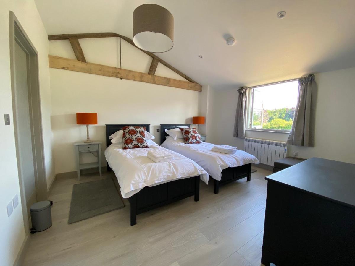 Glebe Barn, Little Glebe Farm Apartment Cheltenham Bagian luar foto