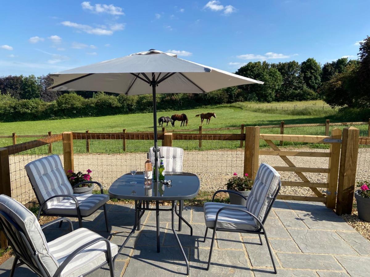 Glebe Barn, Little Glebe Farm Apartment Cheltenham Bagian luar foto